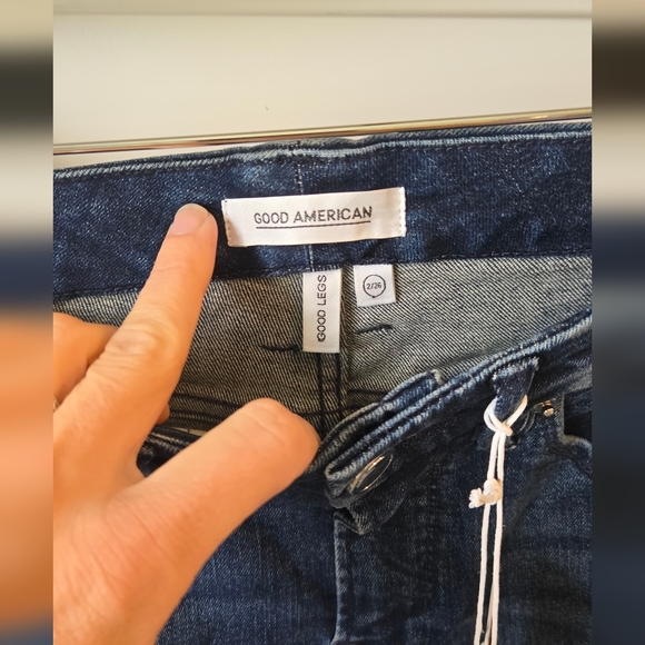 Good American Jeans - Picture 3 of 6